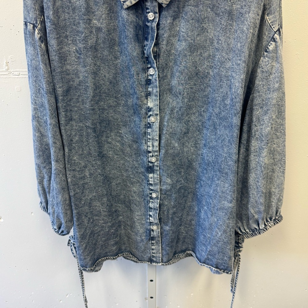 🍁Marc New York Acid Wash Tencel Oversized Cutouts Denim Button Down Shirt Medium - Picture 4 of 13